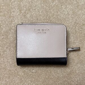 Kate Spade Cream and Black Zip Wallet